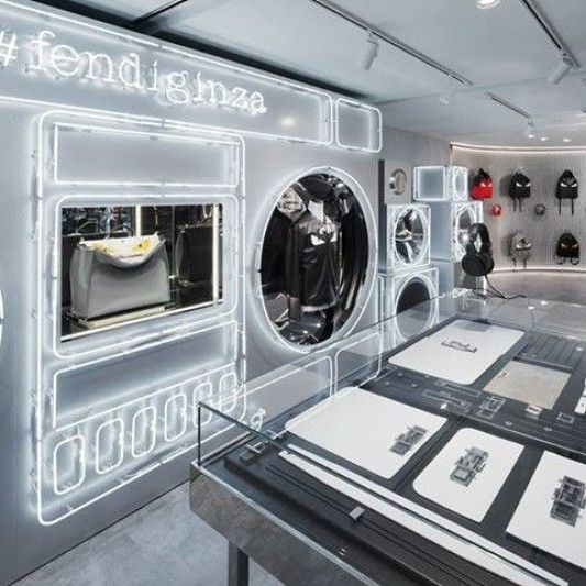 [ESTÉTICA] Espaços futuristas de varejo